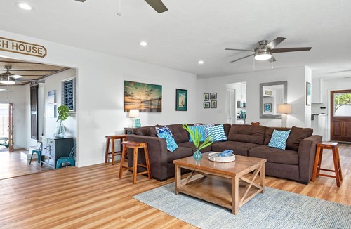 Waialua House | Perfect Family Beach House. Walk out gate to Amazing Beach.
