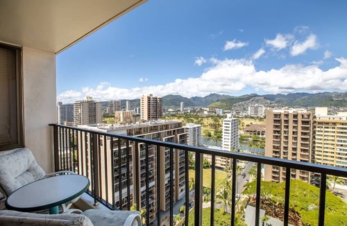 Waikiki Condo | Aston Waikiki Banyan 1BMV3 | Majestic Mountain Views – Pool & Hot Tub