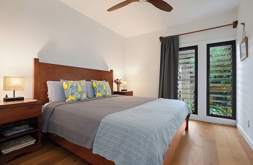 Lihue Condo | Direct Ocean Front, Renovated1 Bdrm Condo with Sweeping Views of the East Shore