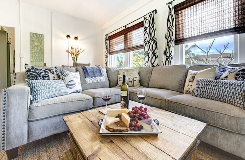 Waimea House | Waimea Beach Cottage by Destination Kauai - Charming 2BD, A/C, Walk to Ocean/Pier