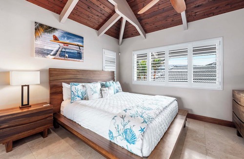 Kailua-Kona House | Ali'i Point #9: Lavish Oceanfront Home w/Pool & Spa- Relax & Watch the Waves