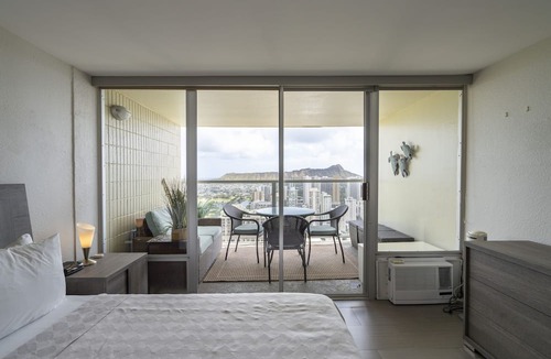 Waikiki Condo | Modern 43rd Floor 1BD - Views of Panoramic Ocean & Diamond Head!