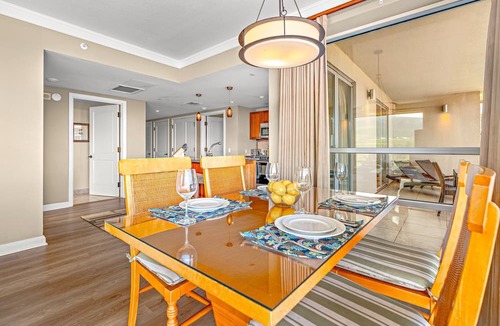 Honokowai Condo | Maui Resort Rentals: Honua Kai Hokulani 536 – Ocean & Mountain Views w/King Size Balcony!