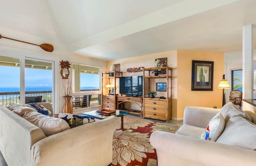 Kailua-Kona House | Large Private Home with Heated Pool and Panoramic Views. + Solar and Batteries.
