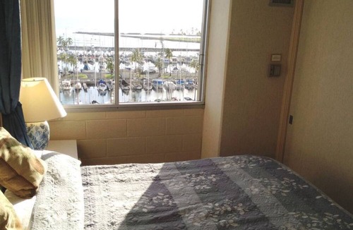 Waikiki Condo | Aloha Condos, Ilikai Marina, Condo 1190, Oceanfront, AC