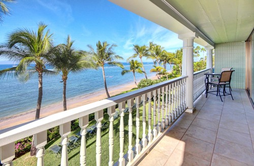 Historic Lahaina Front Street Condo | Bright Corner Oceanfront Unit with Stunning Sunsets