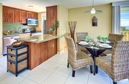 Historic Lahaina Front Street Condo | Bright Corner Oceanfront Unit with Stunning Sunsets