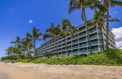 Historic Lahaina Front Street Condo | Bright Corner Oceanfront Unit with Stunning Sunsets