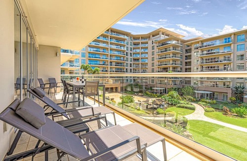 Honokowai Condo | Maui Resort Rentals: Honua Kai - 3 Bedroom Tandem Package, Fantastic Value + Partial Ocean Views!
