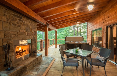 Broken Bow Cabin | Crystal Ridge, Wet Spa, Pool Table, Arcade Game, Hot Tub, Wood-burning Fireplace