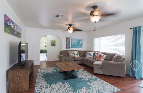 Hauula House | Walk to Ocean from house- close to BYU-H & Polynesian Cultural Cntr 3 bed 2 bath