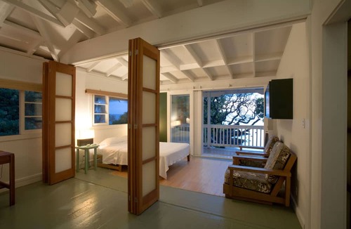 Kailua-Kona Cottage | Seaside Zen Cottage - A beach is your front yard