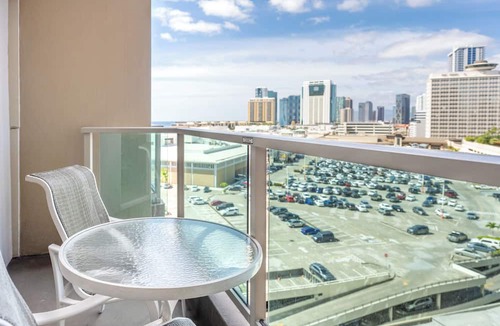 Ala Moana Condo | BEST RATE! ADA Studio Ala Moana Condominium (AH01)