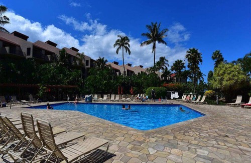 Kihei Condo | Easy Kihei Living! Kitchen, Lanai, Laundry, AC, WiFi+Flat Screens–Kamaole Sands 10204