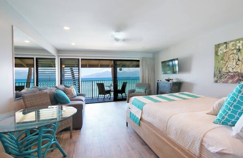 Kahana Condo | 180 Oceanfront View! A/C, Remodeled, 2 Oceanside Pools, Great Location, Clean!