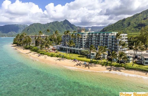 Punaluu Condo | Beachfront Condo w/Stunning Ocean Views