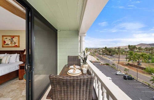 Historic Lahaina Front Street Condo | SUMMER SALE! Getaway Studio by the Beach Pool Hot Tub - Lahaina Shores 512