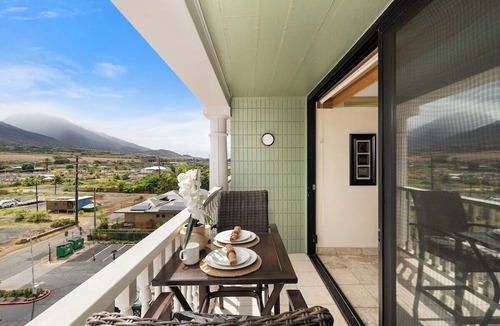 Historic Lahaina Front Street Condo | SUMMER SALE! Getaway Studio by the Beach Pool Hot Tub - Lahaina Shores 512