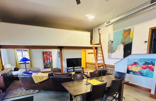 Winthrop House | Tamarack on the Hill. Remodeled barn with sweeping views of the valley!