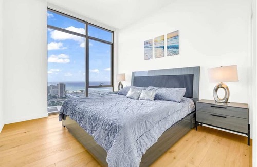Ala Moana Apartment | New Condo @ SKY! Penthouse with Spectacular Views!