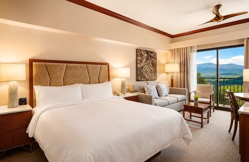 Ko Olina Resort | Beautiful Beachfront KoOlina Resort + Resort Amenities included