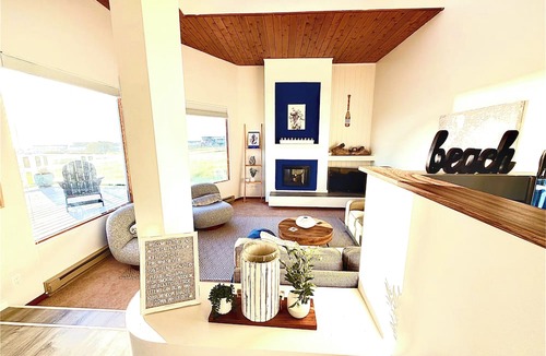 Oak Harbor House | Memorable Ocean View Sunsets Near Beach & Town Vacation Escape w Activities