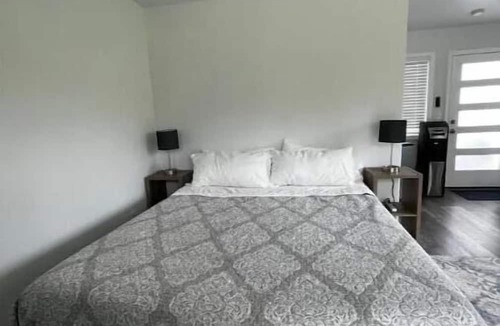 Glenwood House | Mountain View Retreat Unit 2 - highly rated on leading vacation rental sites!