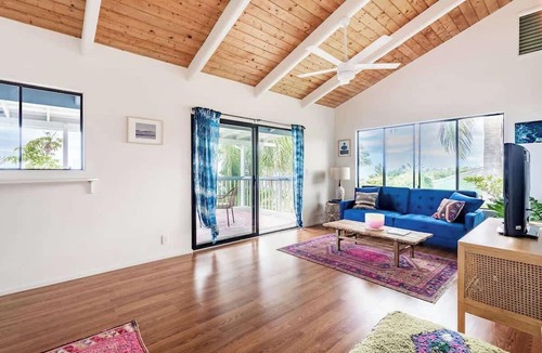 Kealakekua Apartment | Ocean View Moroccan Oasis w/Yoga Deck & AC