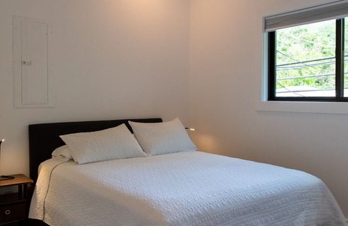Waialee House | Oceanfront Paradise Escape on the North Shore of Oʻahu. 30-Night Minimum Stay