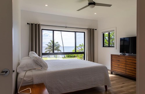 Waialee House | Oceanfront Paradise Escape on the North Shore of Oʻahu. 30-Night Minimum Stay