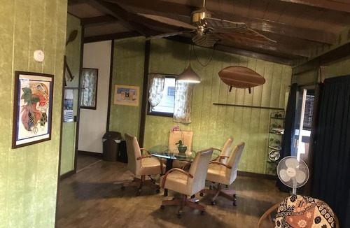 Historic Kailua Village Apartment | The Flying Honu is located in the heart of Kona Town
