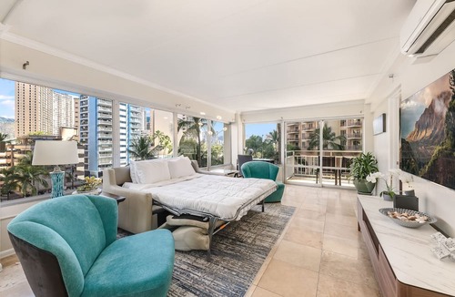 Waikiki Condo | Splendid 2BD w/One FREE Parking
