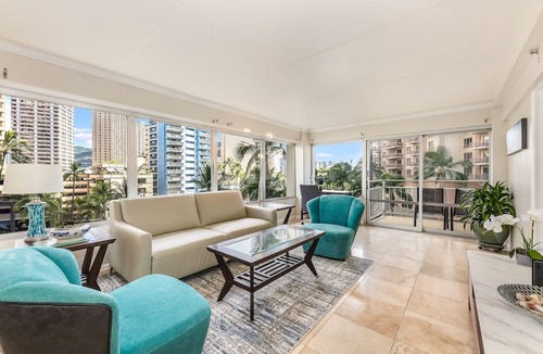 Waikiki Condo | Splendid 2BD w/One FREE Parking