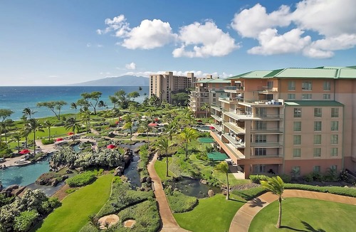 Honokowai Hotel | Beachfront Retreat: Elegant Views w/Full Kitchen. Onsite Free Parking and Pool!