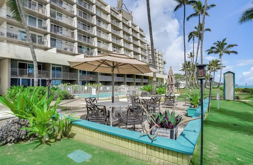 Punaluu Condo | Beachfront Penthouse w/3 Lanais on O’ahu!