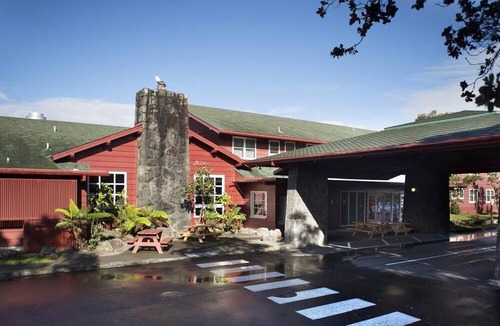 Volcano Hotel | Get Ready for Blissful Getaway! Two Comfy Units for 4! Free Parking!
