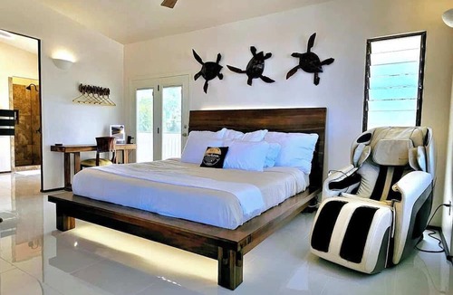 Kapoho House | Breathtaking Oceanfront Home on Lava Rock Beach.