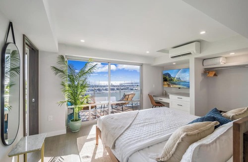 Waikiki Condo | Ocean, Marina, and Pool View 2BD Corner Unit w/AC at the Ilikai Hotel