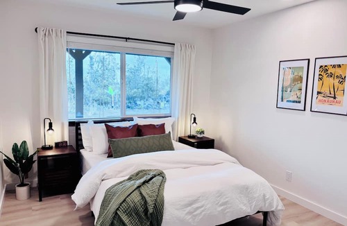 Ocean View House | Peaceful 3BR Getaway - Stars, Views & Privacy