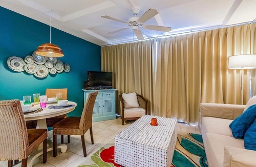 Makaha Condo | Oceanfront 1-BR Condo in Waianae w/Sunset Views