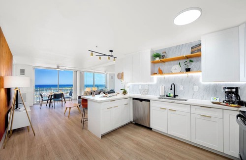 Waikiki Apartment | Ocean View 1BR at Ilikai Marina