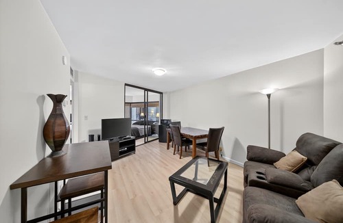 Downtown Honolulu Condo | NEW! Chic DT Honolulu Executive Condo
