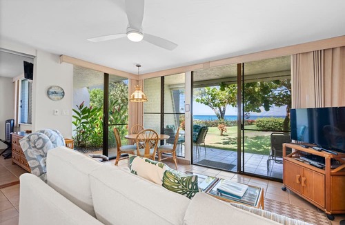 Napili Apartment | Napili Point A26 1BD Oceanfront Paradise