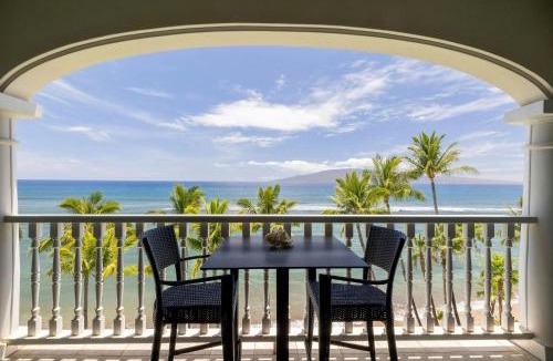 Historic Lahaina Front Street Apartment | Lahaina Shores Beach Resort By Castle
