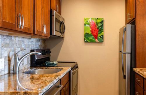 Historic Lahaina Front Street Apartment | Lahaina Shores Beach Resort By Castle