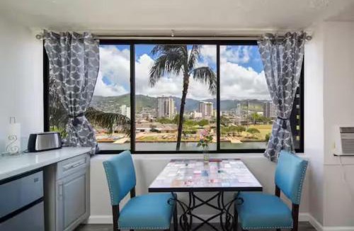 Waikiki Apartment | Hawaiian Monarch Upgraded Modern Studio