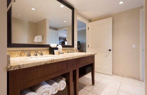 Honokowai Apartment | Honua Kai Villas Ocean View 7 BR Sleeps 20 Great for Families Complimentary Car with 6 Nights HKH ML-1319 by KBM