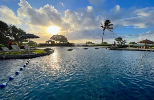 Hanamaulu Hotel | Oceanview Studio at Kauai Beach Resort #2444