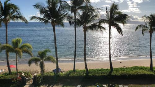 Historic Lahaina Front Street Apartment | Lahaina Shores Beach Resort