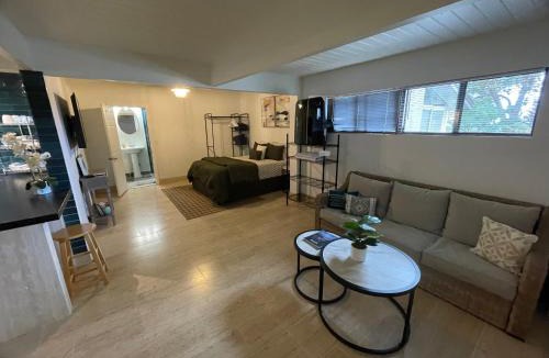 Honalo House | Hawaii Private Studio